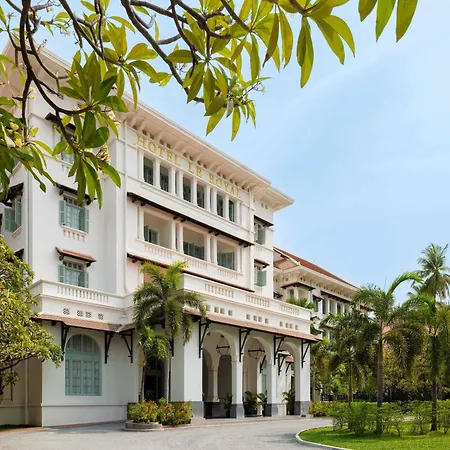 Raffles Hotel Le Royal-2